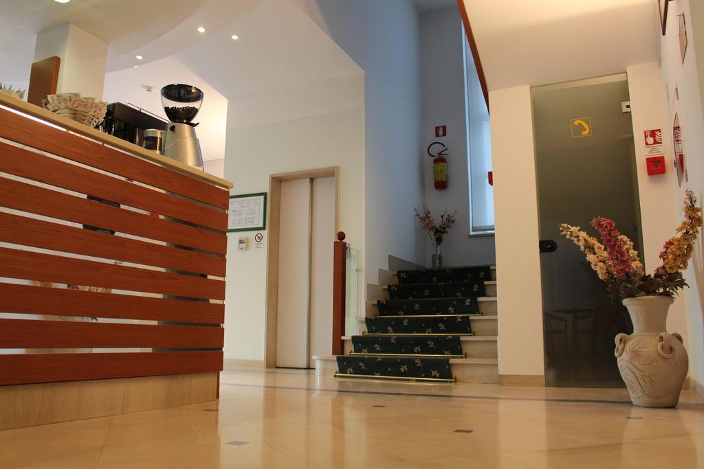 Hotel Massimo Риччоне Екстер'єр фото
