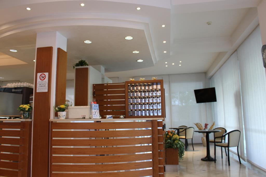 Hotel Massimo Риччоне Екстер'єр фото